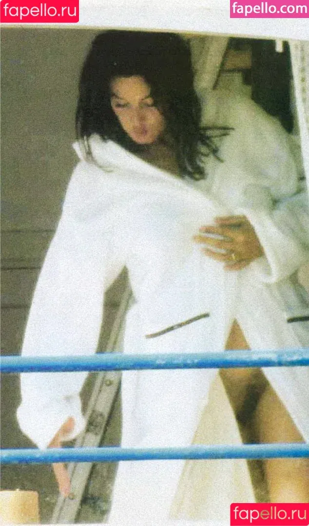 Monica Bellucci / aMonicaBellucci / bellucciginebra / monicabellucciofficiel Onlyfans Photo Gallery 