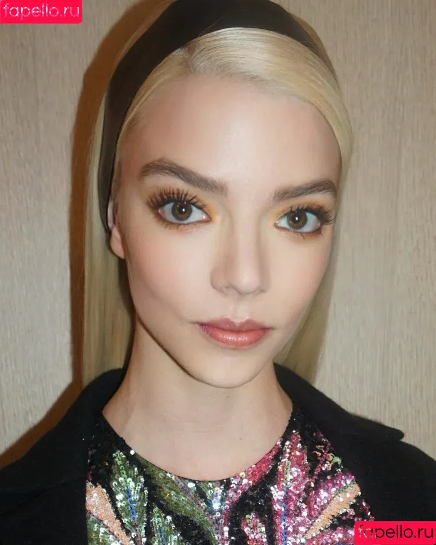 Anya Taylor-Joy / anyataylorjoy Onlyfans Photo Gallery 