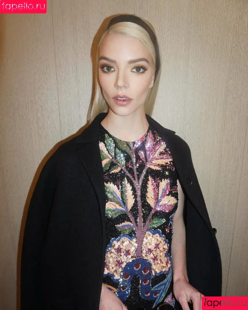 Anya Taylor-Joy / anyataylorjoy Onlyfans Photo Gallery 