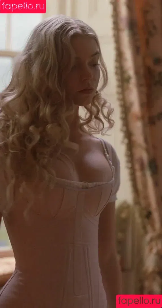Anya Taylor-Joy / anyataylorjoy Onlyfans Photo Gallery 