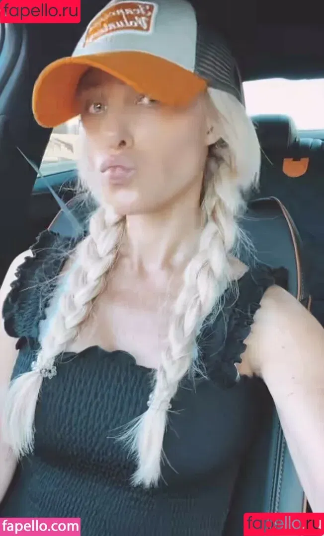 Tomi Lahren / tomilahren Onlyfans Photo Gallery 