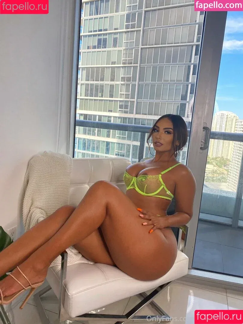 Camila Bernal / caamibernaal Onlyfans Photo Gallery 
