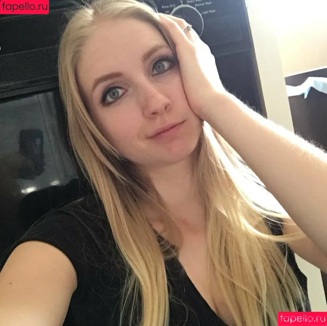 Rose / d4rthrose / roseuwu__ / rosexxo__ / rubirose Onlyfans Photo Gallery 