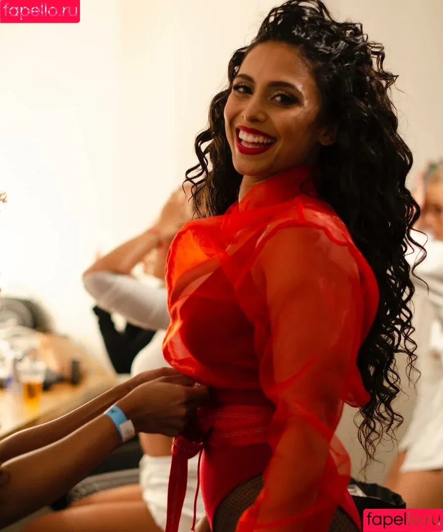 Robin Roxette / oh.my.roxette / robinroxette Onlyfans Photo Gallery 