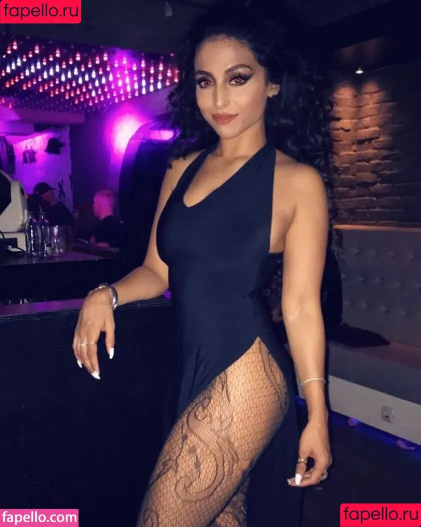 Robin Roxette / oh.my.roxette / robinroxette Onlyfans Photo Gallery 