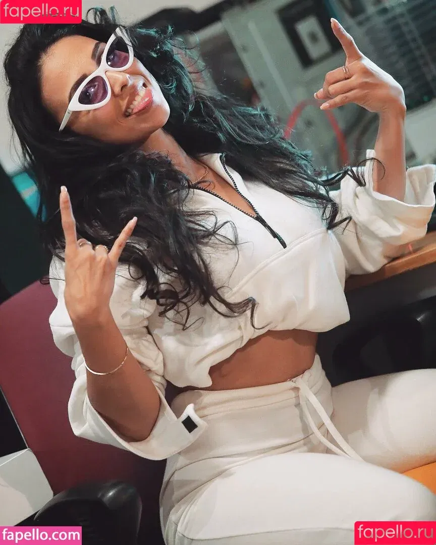 Robin Roxette / oh.my.roxette / robinroxette Onlyfans Photo Gallery 