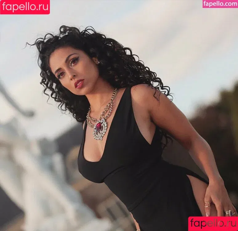 Robin Roxette / oh.my.roxette / robinroxette Onlyfans Photo Gallery 