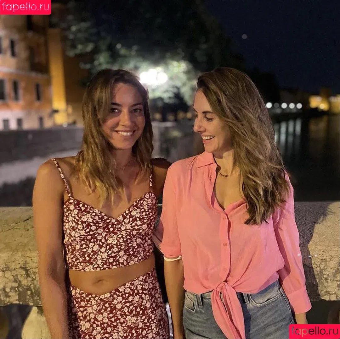 Alison Brie / alisonbrie Onlyfans Photo Gallery 