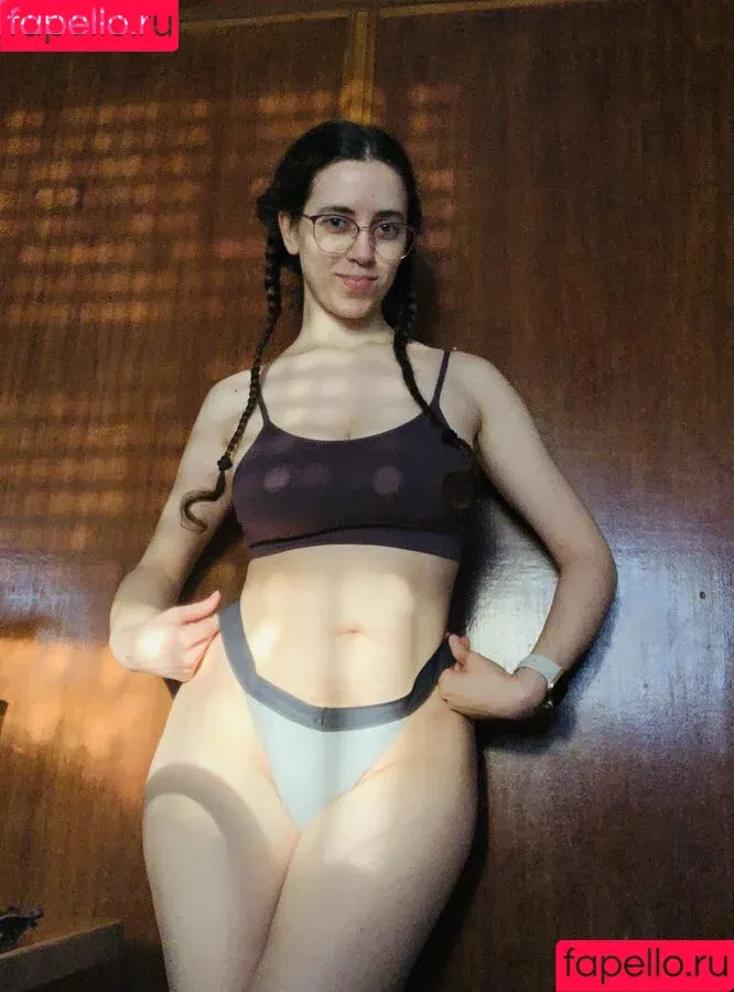 Eliza / elizathemodel Onlyfans Photo Gallery 