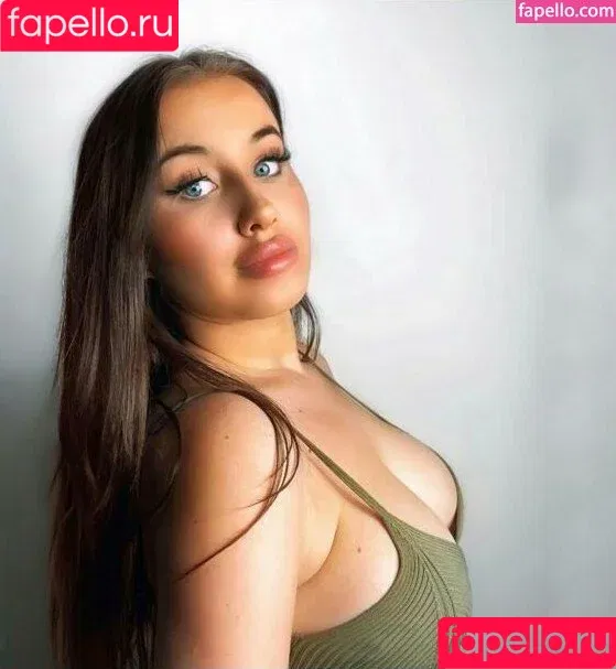 Kate Patterson / kateeexx / misskatepatterson Onlyfans Photo Gallery 