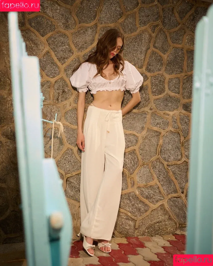 Model / Sonya Zoloeva / sonyazoloeva Onlyfans Photo Gallery 