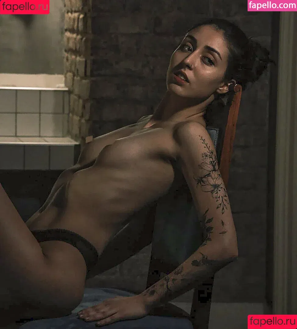 _naissance / ampinari Onlyfans Photo Gallery 