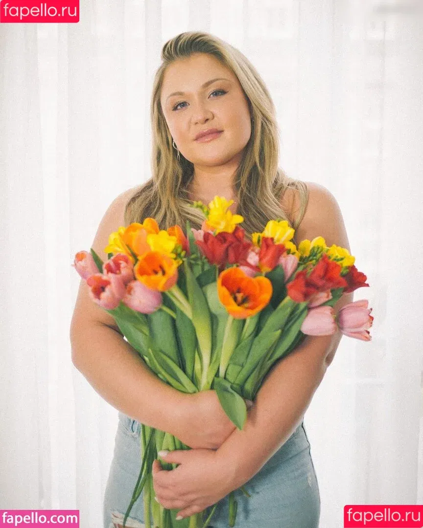 Sophia Thiel / sophia.thiel Onlyfans Photo Gallery 