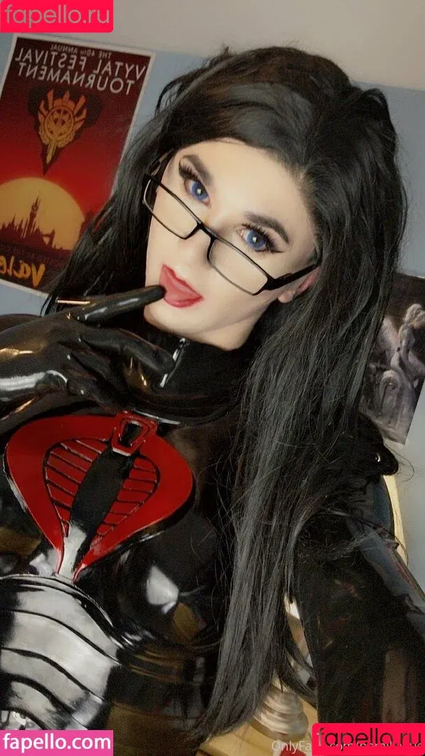 Paralllaxus / Rubber Doll Onlyfans Photo Gallery 