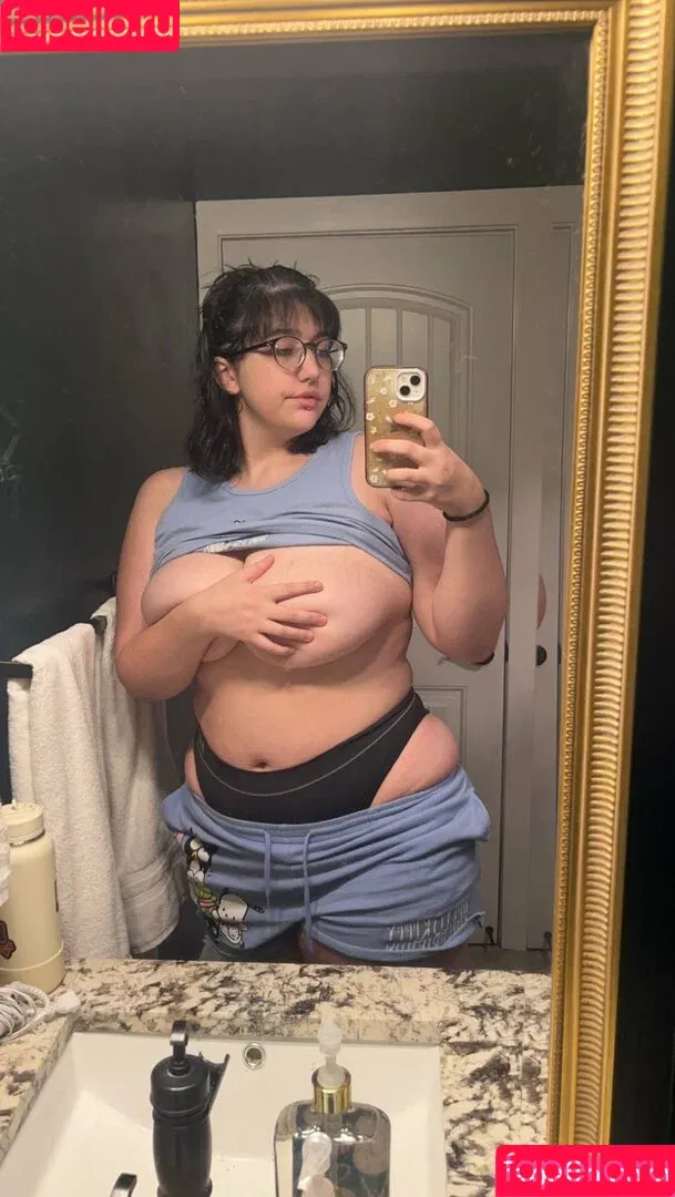 Icedmelontt / Melon T / chill_gilll Onlyfans Photo Gallery 