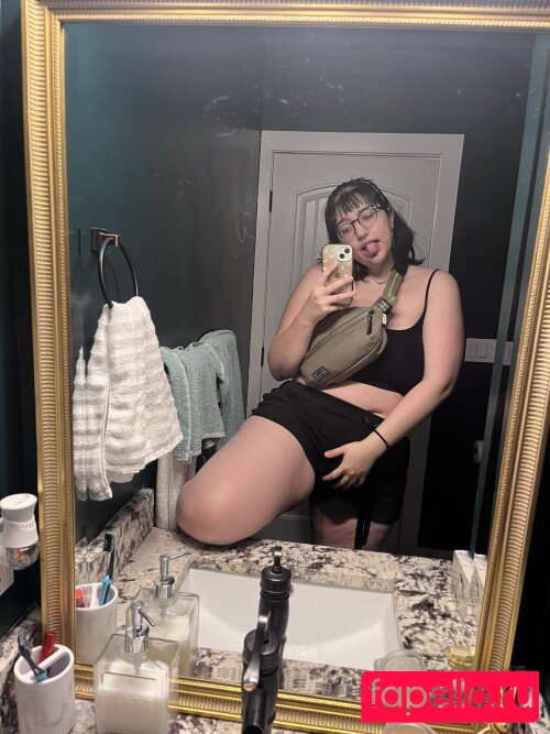 Icedmelontt / Melon T / chill_gilll Nude Onlyfans Photo 5