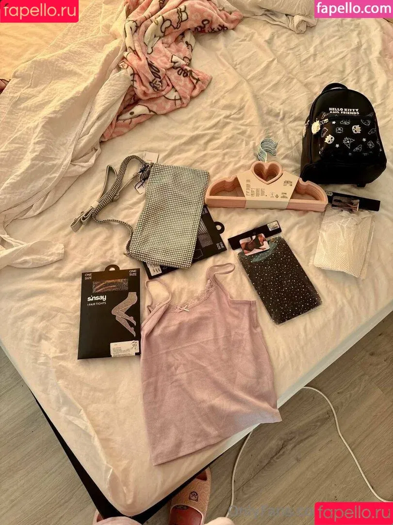 lilfoxy98 / lilfoxyts Onlyfans Photo Gallery 