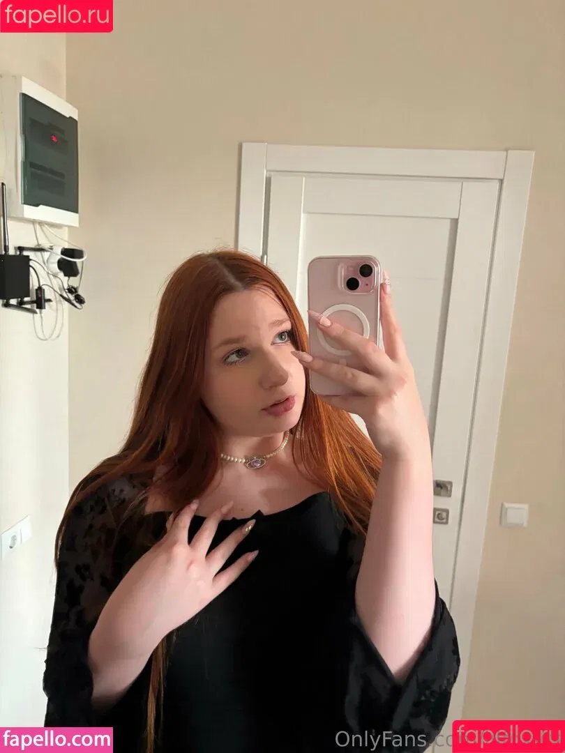 lilfoxy98 / lilfoxyts Onlyfans Photo Gallery 