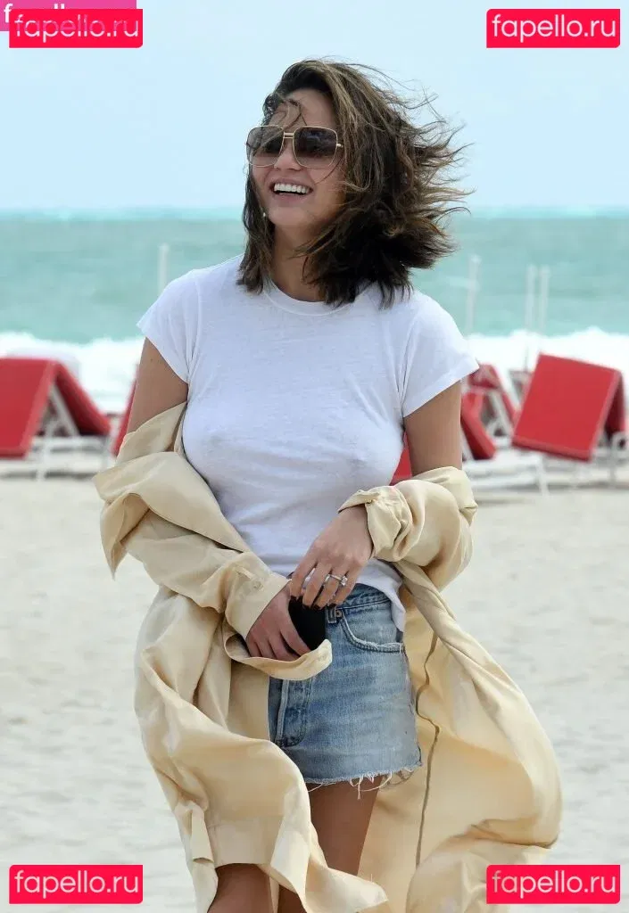 Chrissy Teigen Onlyfans Photo Gallery 