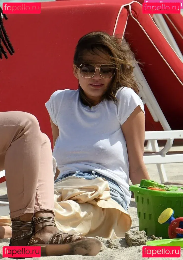 Chrissy Teigen Onlyfans Photo Gallery 