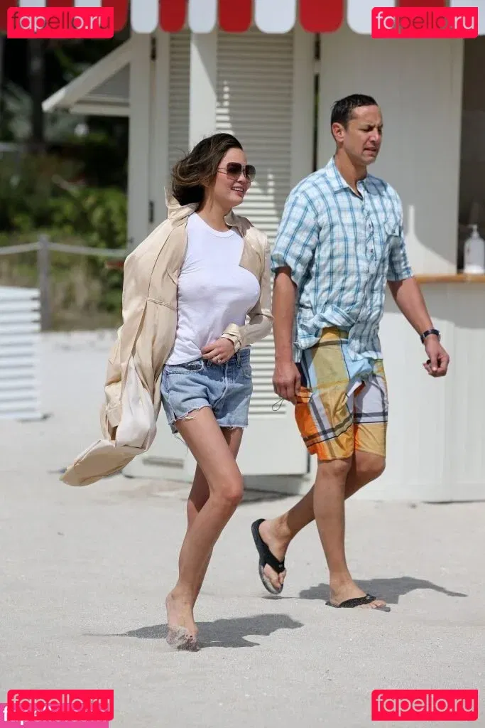 Chrissy Teigen Onlyfans Photo Gallery 