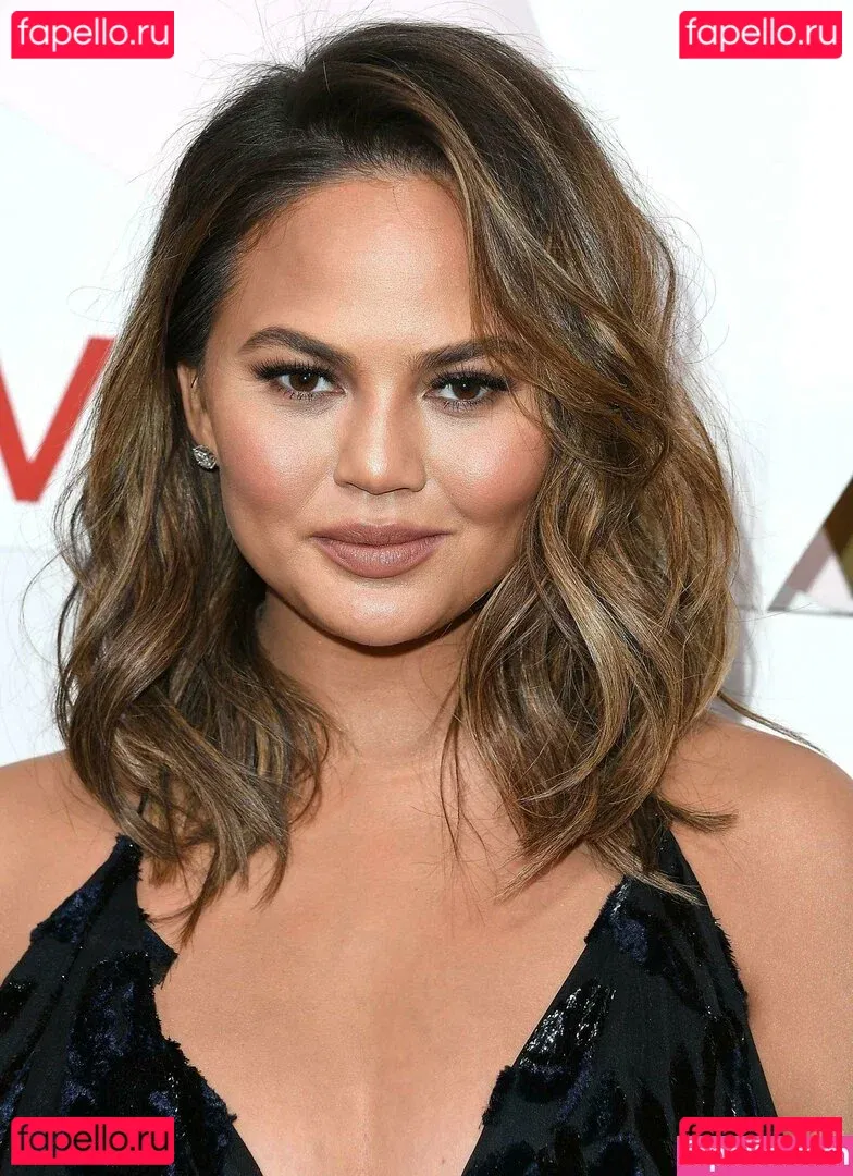 Chrissy Teigen Onlyfans Photo Gallery 