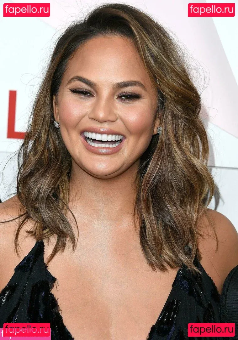 Chrissy Teigen Onlyfans Photo Gallery 