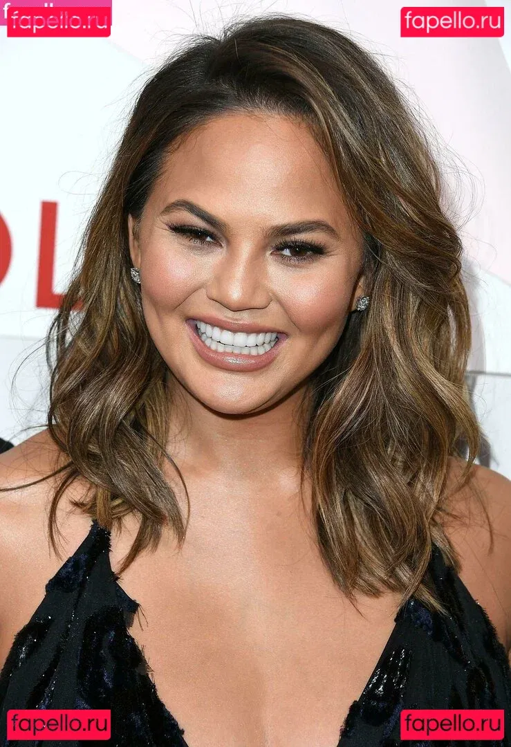 Chrissy Teigen Onlyfans Photo Gallery 