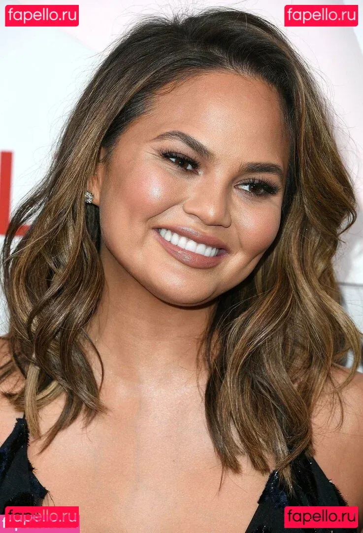 Chrissy Teigen Onlyfans Photo Gallery 
