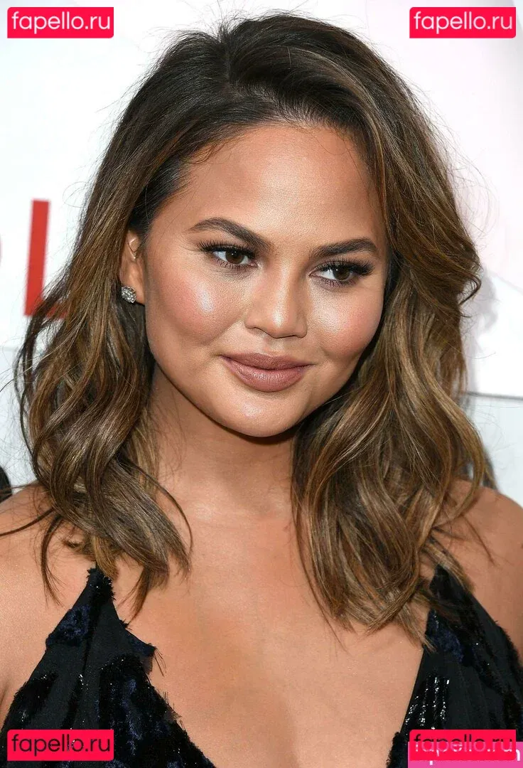 Chrissy Teigen Onlyfans Photo Gallery 