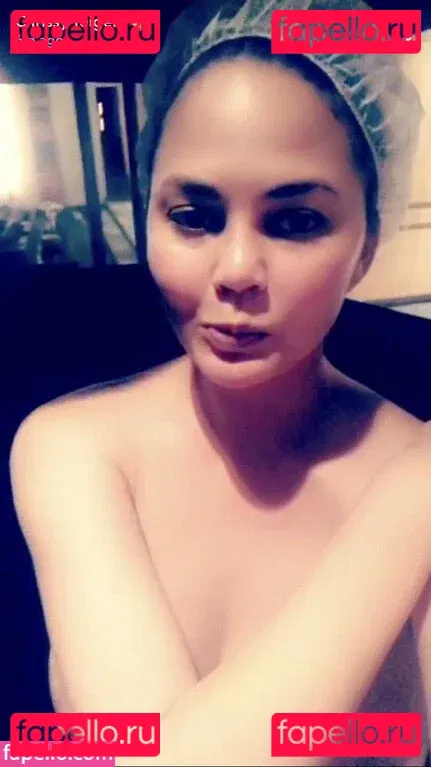 Chrissy Teigen Onlyfans Photo Gallery 