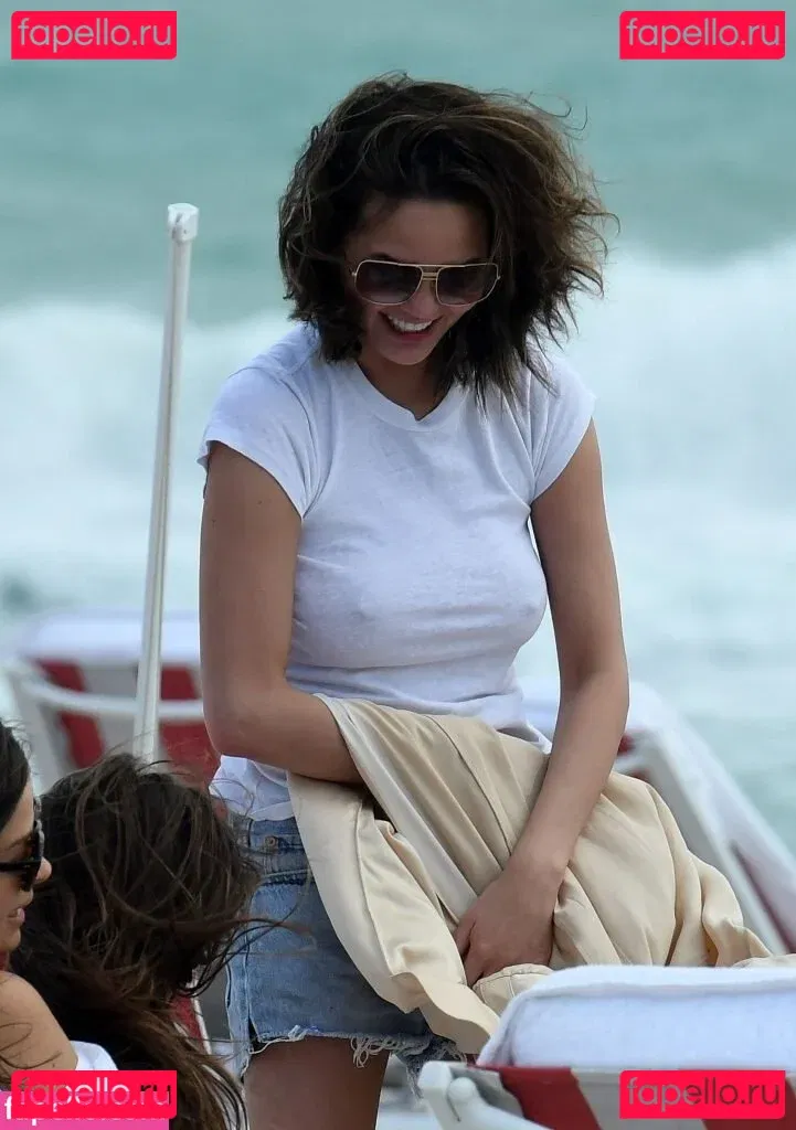 Chrissy Teigen Onlyfans Photo Gallery 