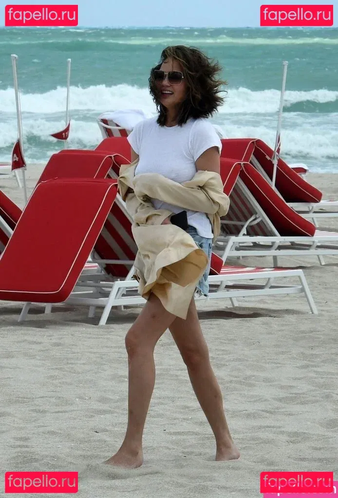 Chrissy Teigen Onlyfans Photo Gallery 