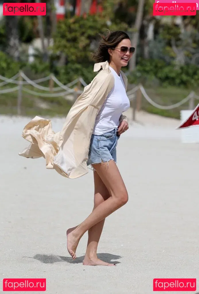 Chrissy Teigen Onlyfans Photo Gallery 