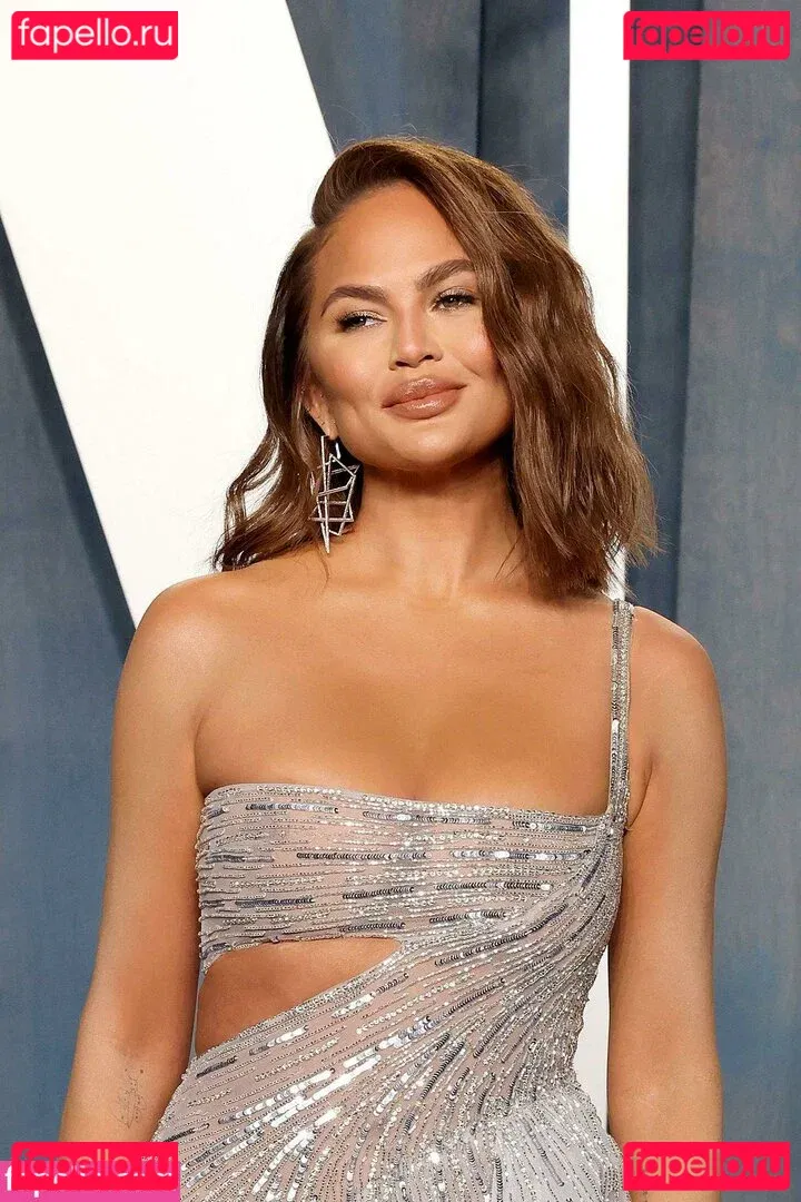 Chrissy Teigen Onlyfans Photo Gallery 