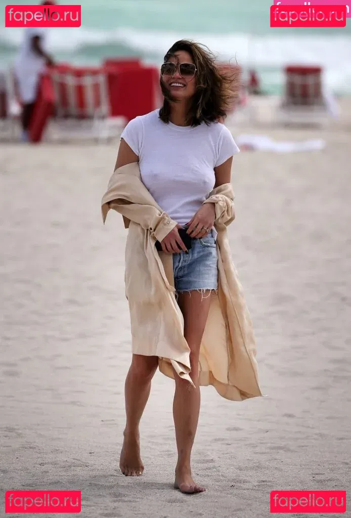 Chrissy Teigen Onlyfans Photo Gallery 