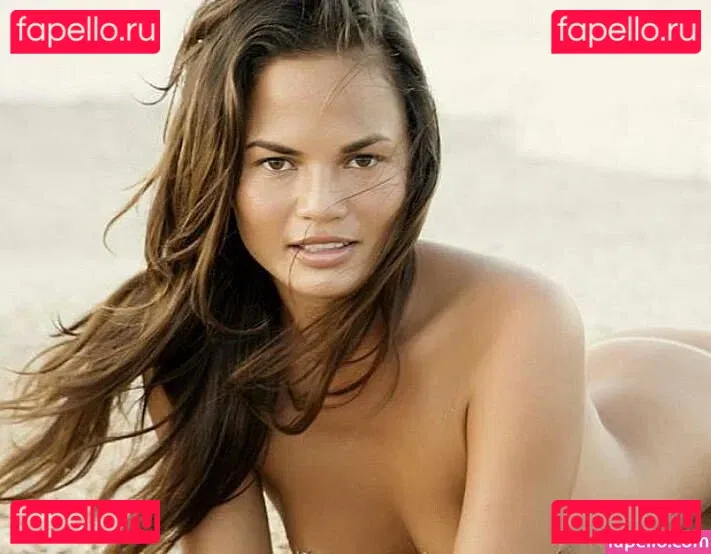 Chrissy Teigen Onlyfans Photo Gallery 