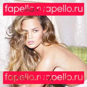 Chrissy Teigen Onlyfans Photo Gallery 