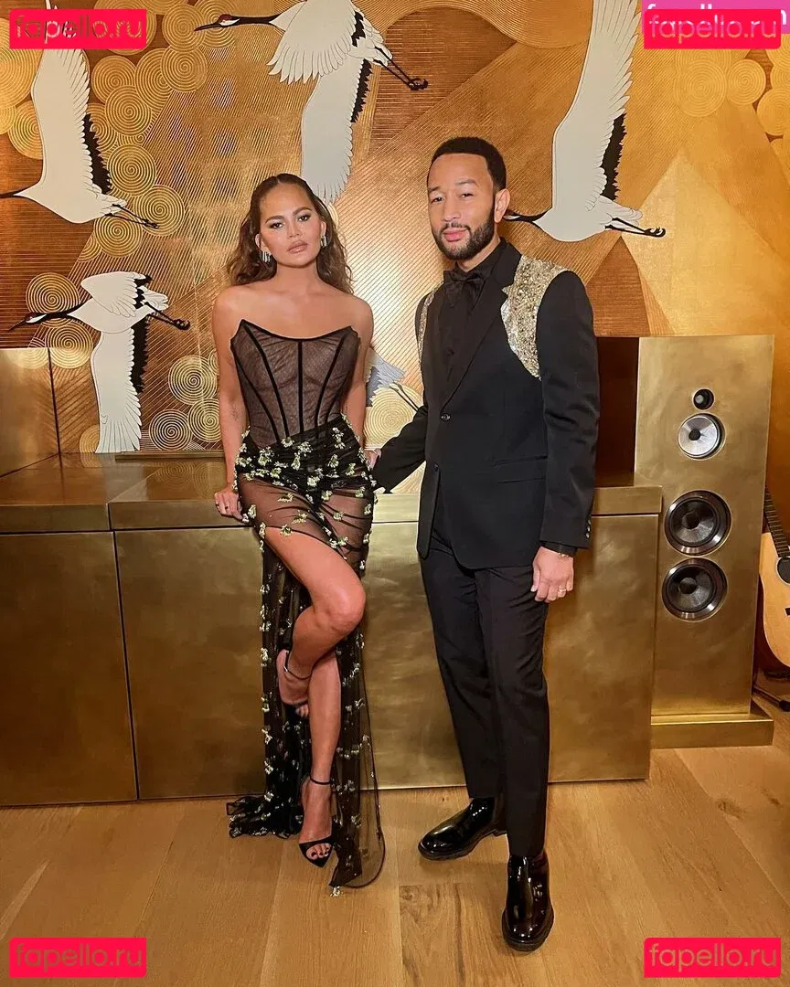 Chrissy Teigen Onlyfans Photo Gallery 