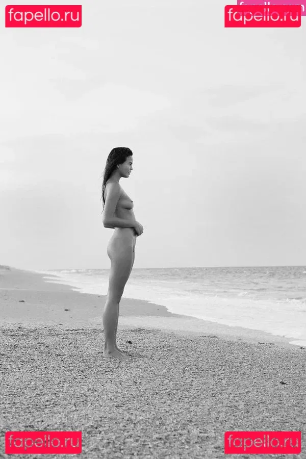 Chrissy Teigen Onlyfans Photo Gallery 