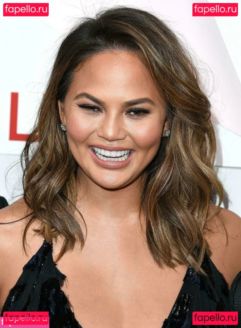 Chrissy Teigen Onlyfans Photo Gallery 