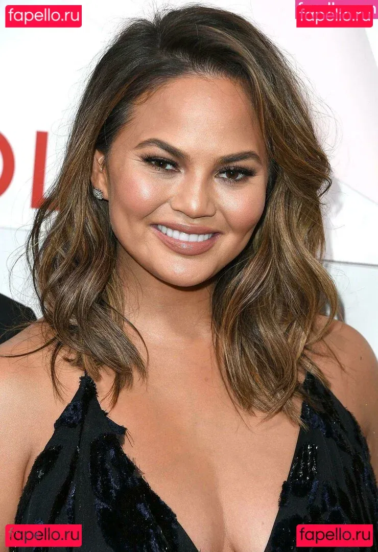 Chrissy Teigen Onlyfans Photo Gallery 