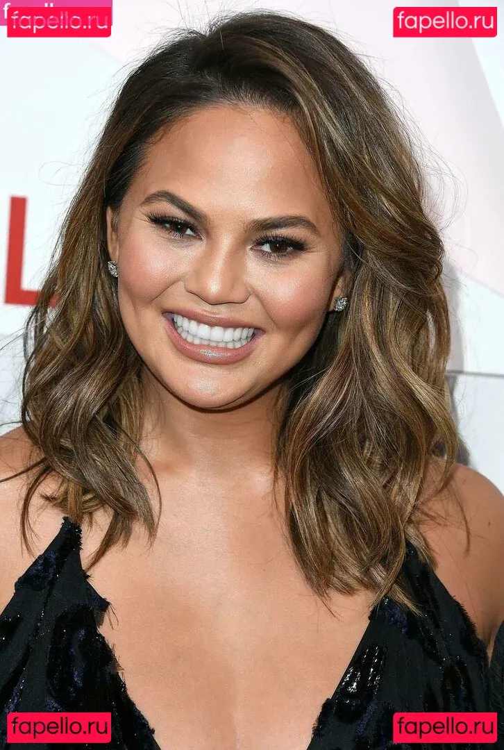 Chrissy Teigen Onlyfans Photo Gallery 