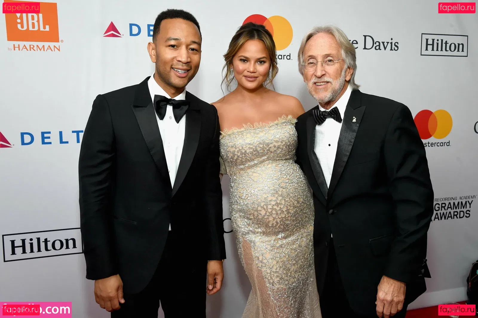 Chrissy Teigen Onlyfans Photo Gallery 