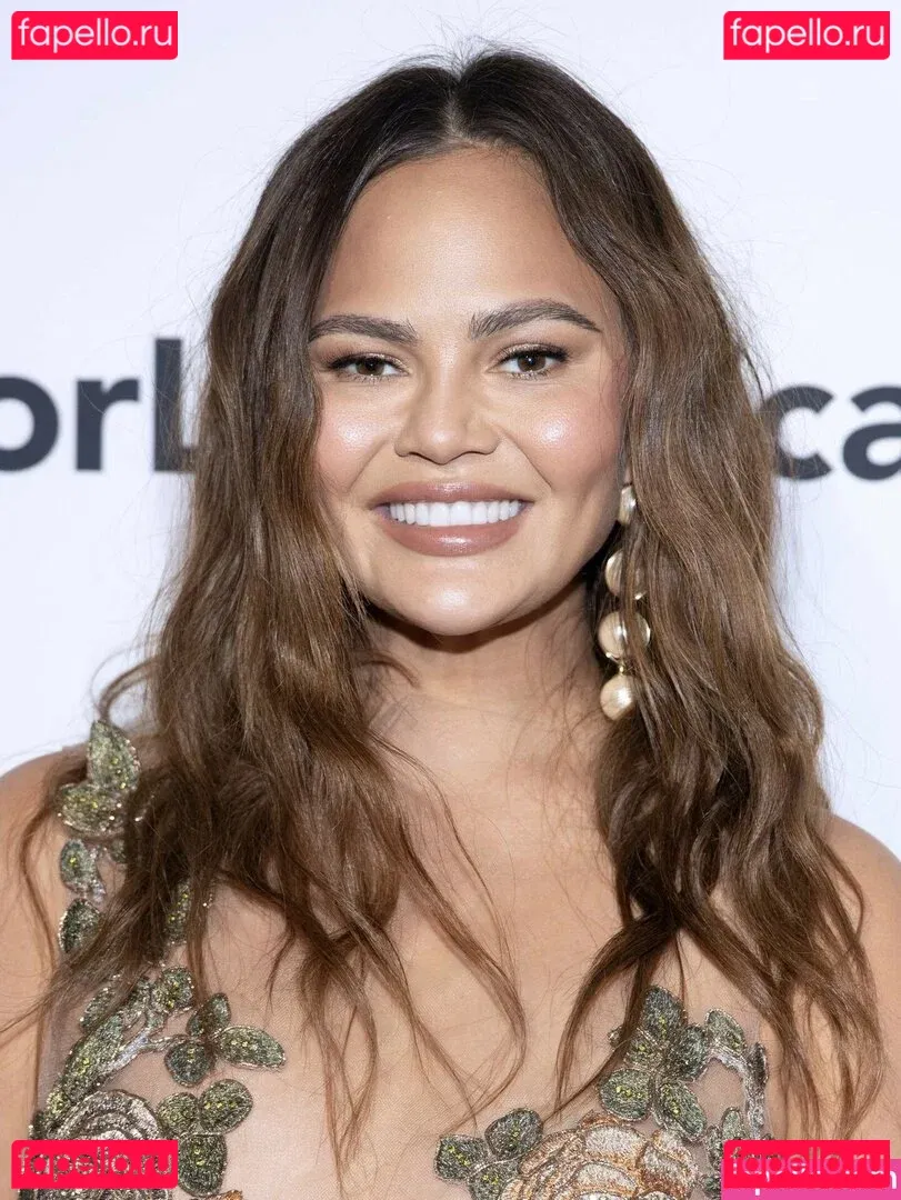 Chrissy Teigen Onlyfans Photo Gallery 