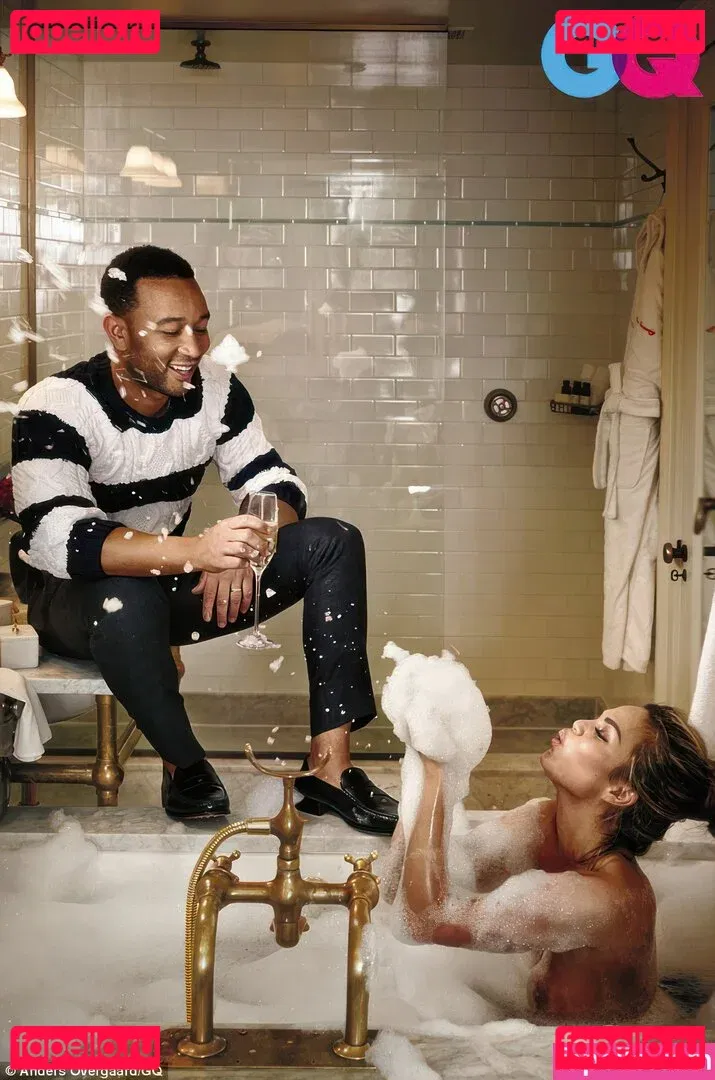 Chrissy Teigen Onlyfans Photo Gallery 