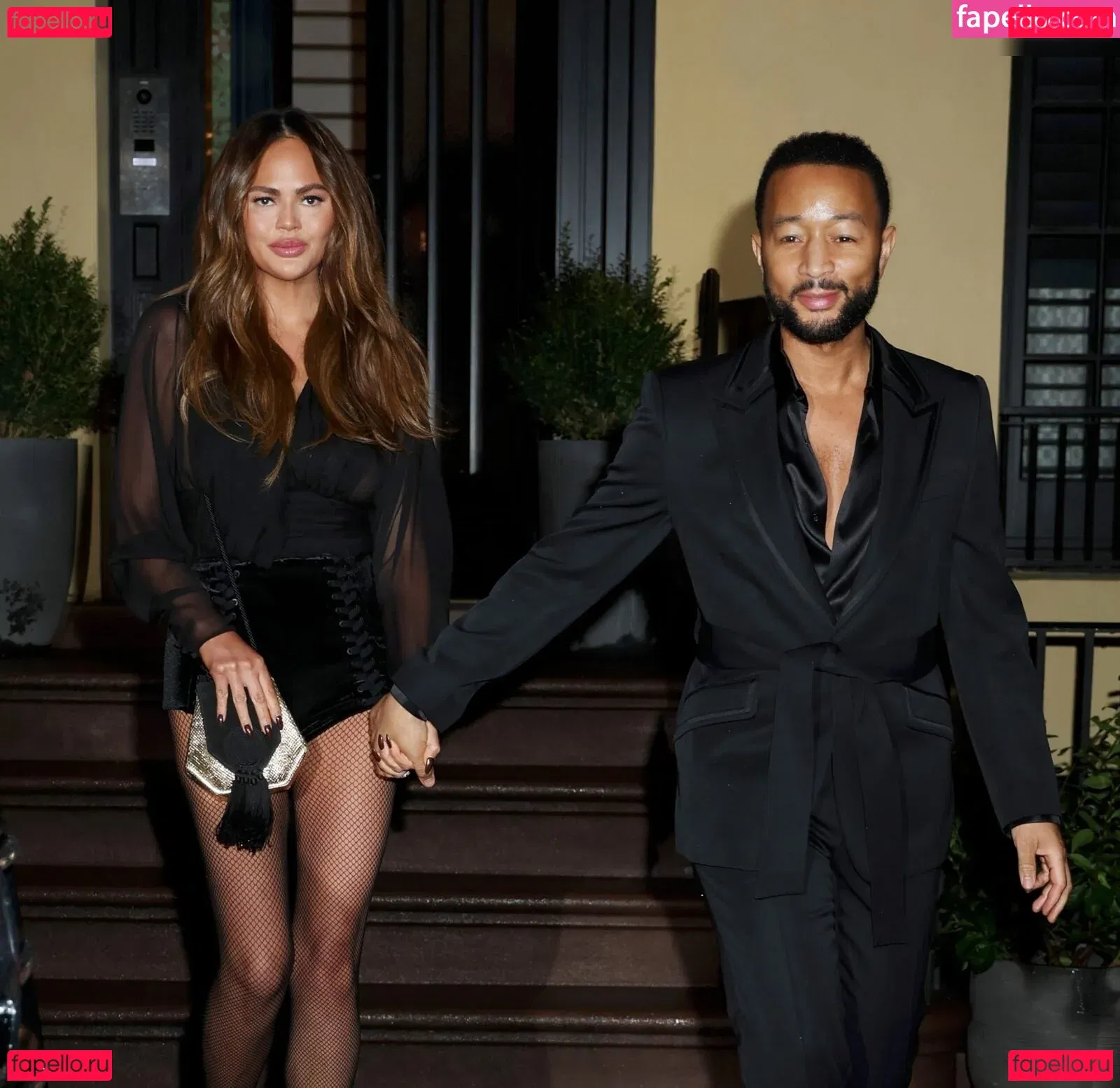 Chrissy Teigen Onlyfans Photo Gallery 