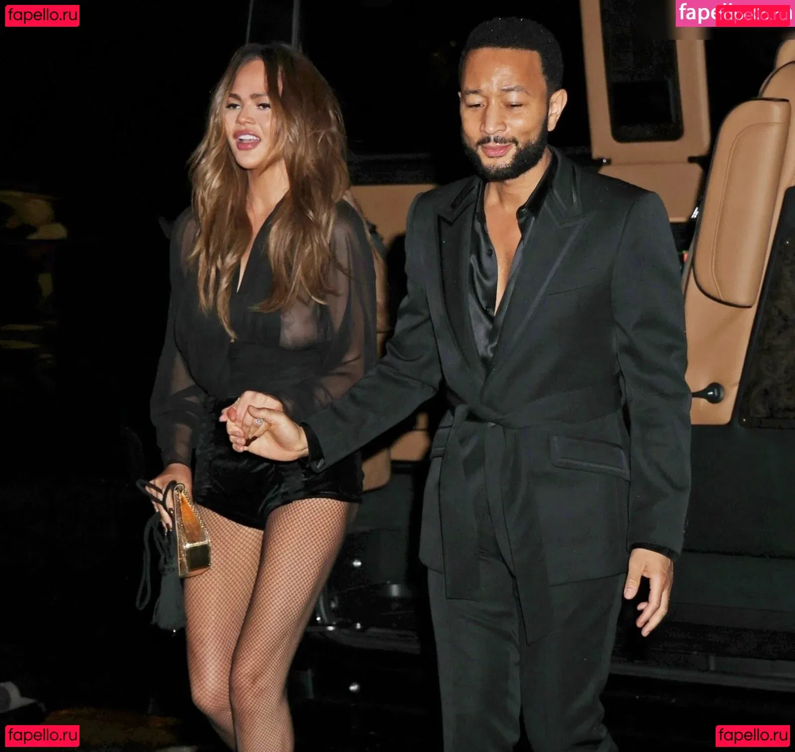 Chrissy Teigen Onlyfans Photo Gallery 