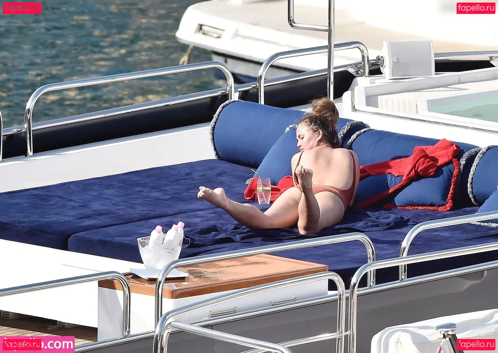 Chrissy Teigen Onlyfans Photo Gallery 