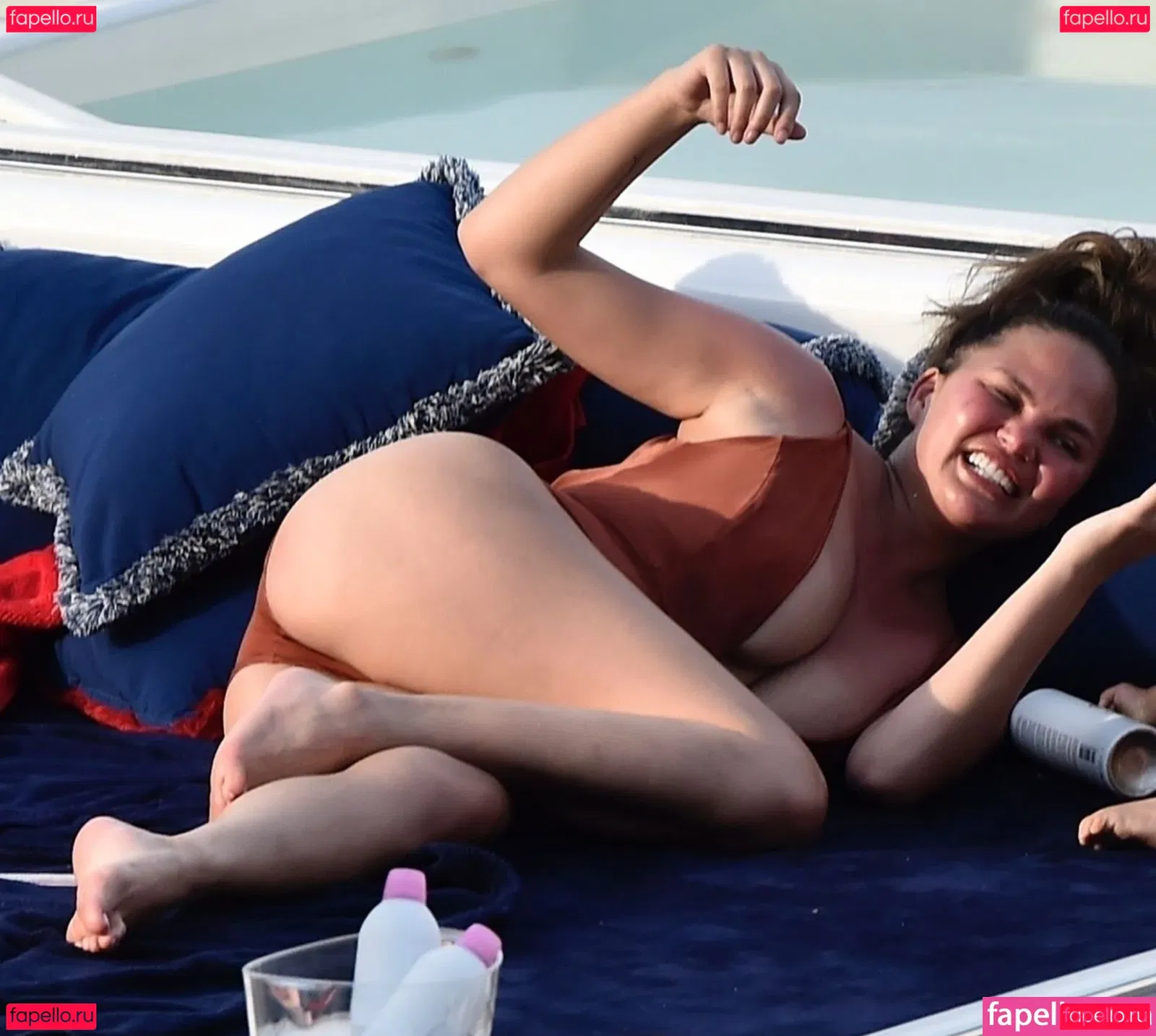 Chrissy Teigen Onlyfans Photo Gallery 